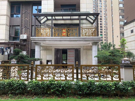 贛州海亮天城客戶別墅陽(yáng)臺(tái)護(hù)欄案例(圖2)